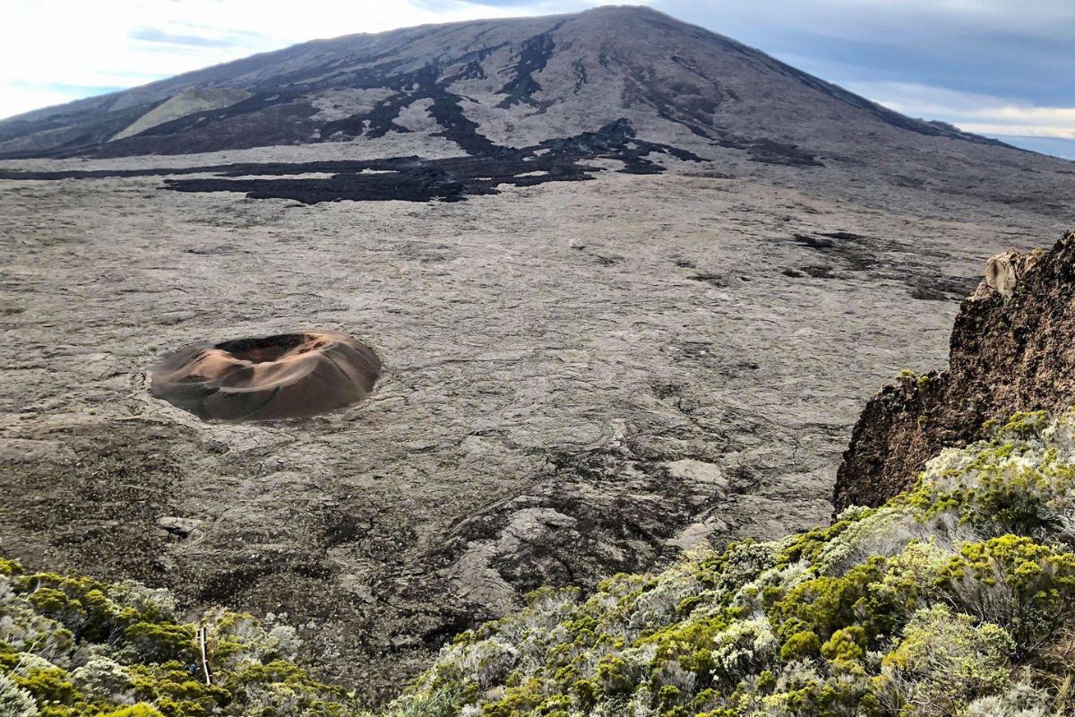 aller au volcan du piton de la fournaise en randonnée